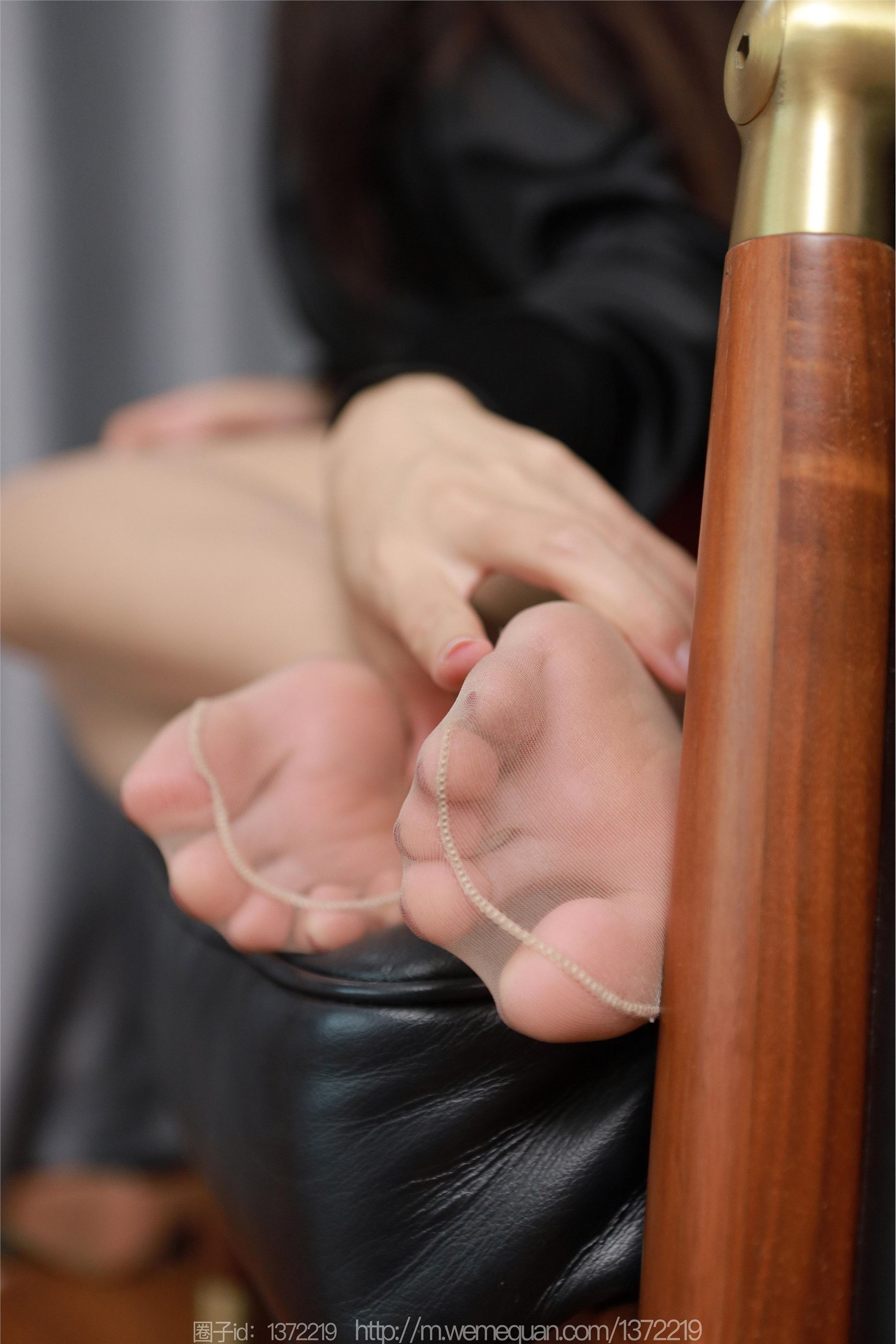 IESS异思趣向  2023.05.06 丝享家 1443 兔兔《性感眼镜娘》